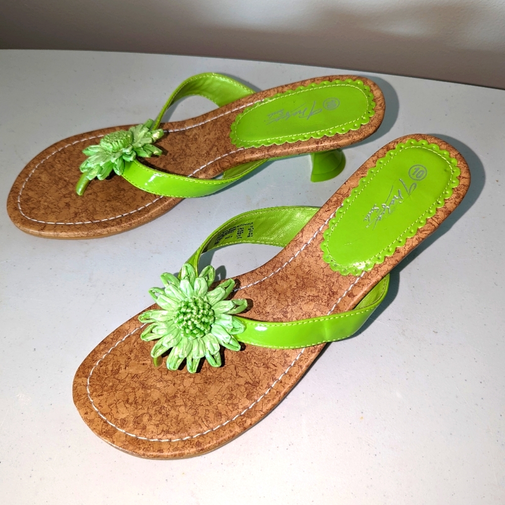 Ladies low heel sandal shoes